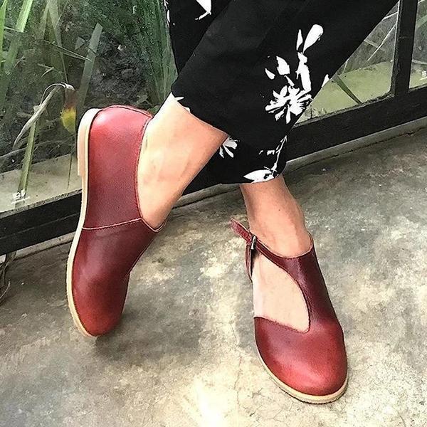 Kimemoda Womens Round Toe Casual Comfy Chic Cutout Flat Sandals